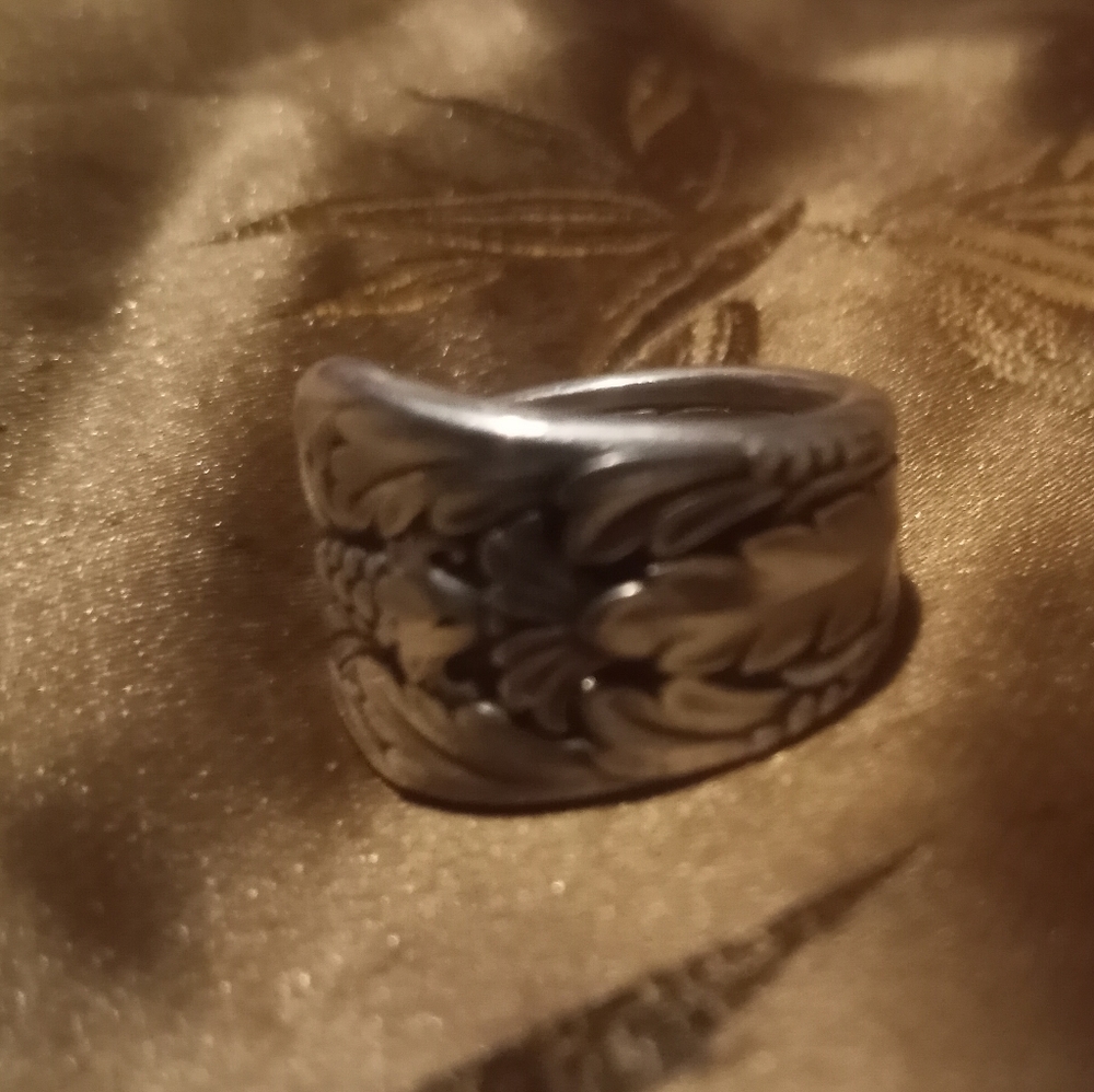 Beautiful handmade spoon ring - Picture 4 of 4